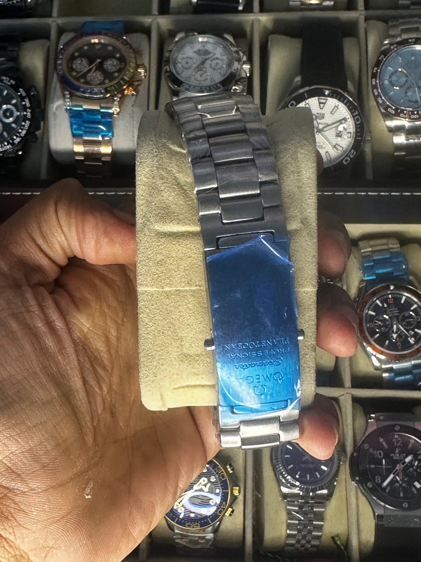 Omega 007
