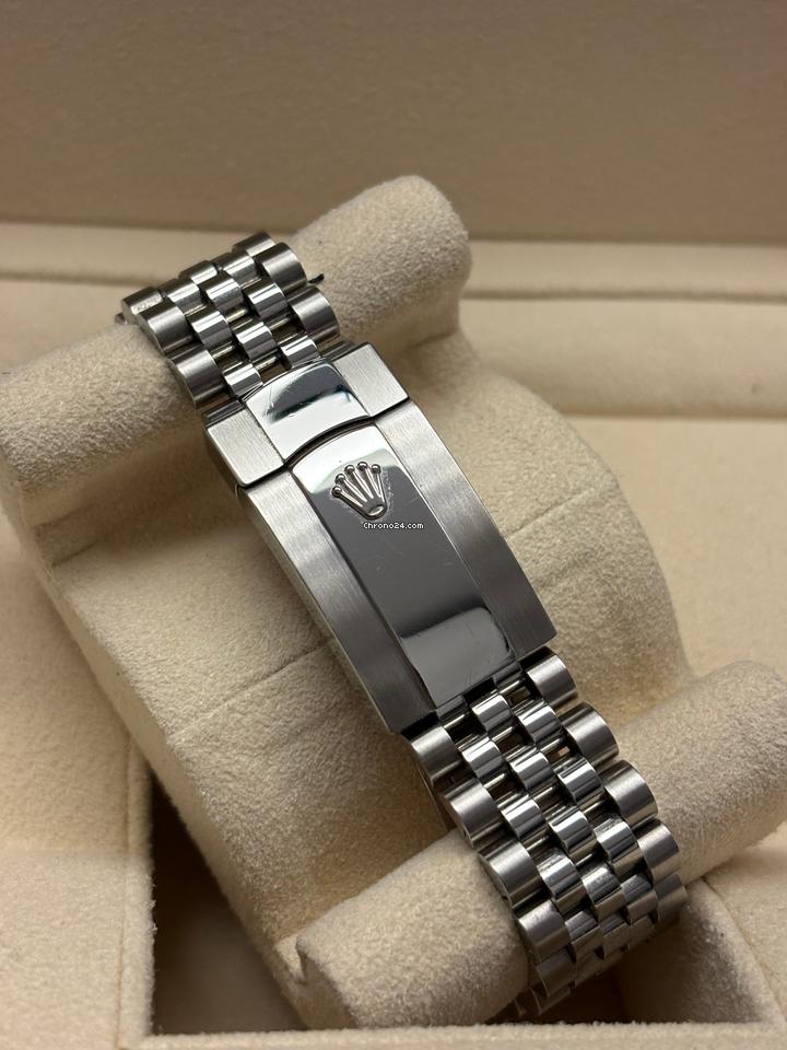 Date just 41mm