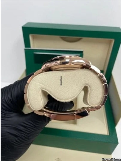 Rolex Daytona 40mm  Rose Gold Black Index Cosmograph Dial Rose Sub-dials 116505